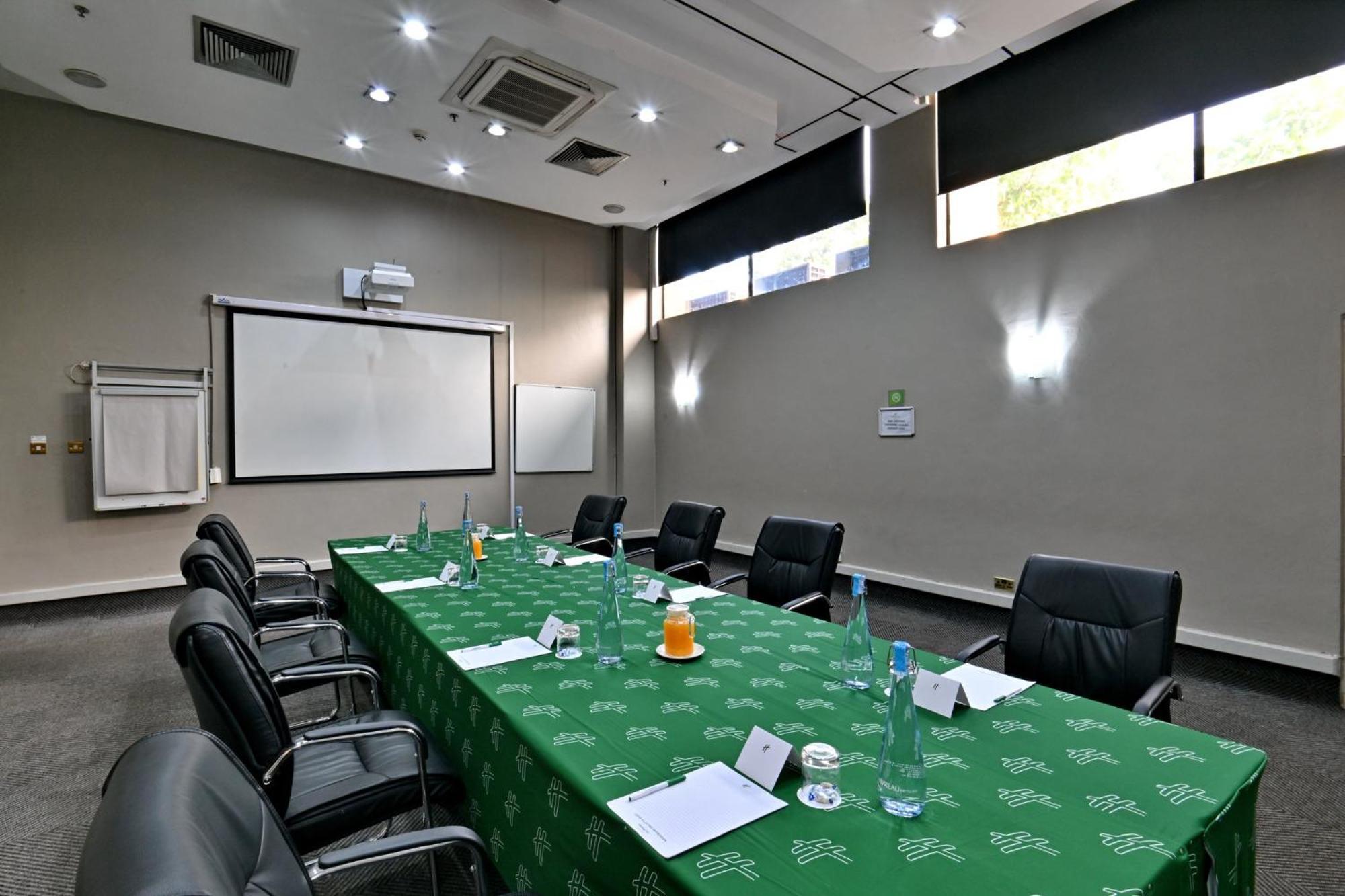 Holiday Inn - Harare By Ihg Esterno foto
